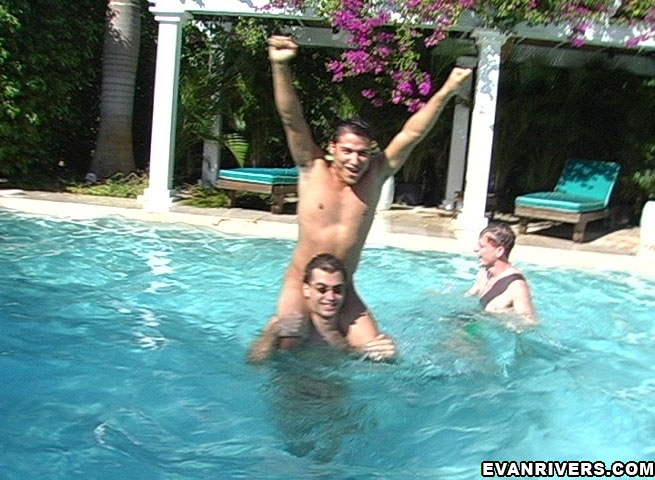 Water fun and games as cute gay friends hav - XXX Dessert - Picture 5