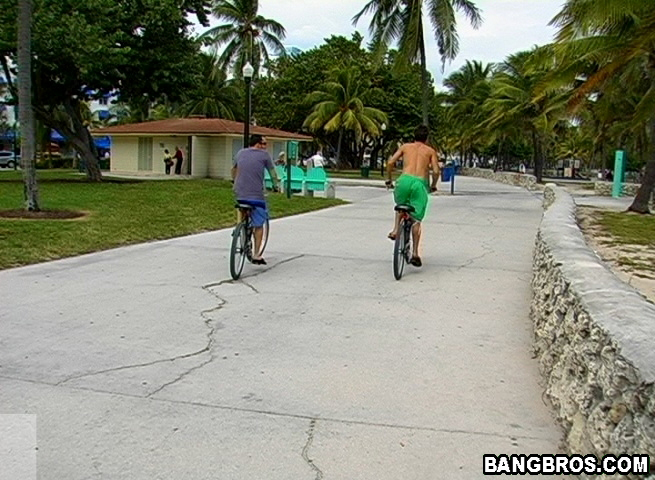Two cute young guys work up a sweat riding  - XXX Dessert - Picture 2