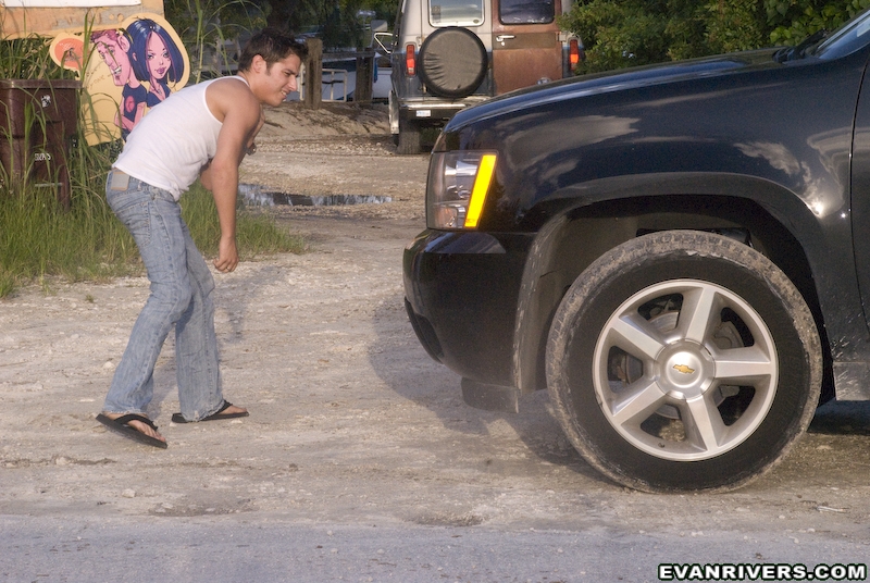 Kind stranger offers Evans help and also a  - XXX Dessert - Picture 1