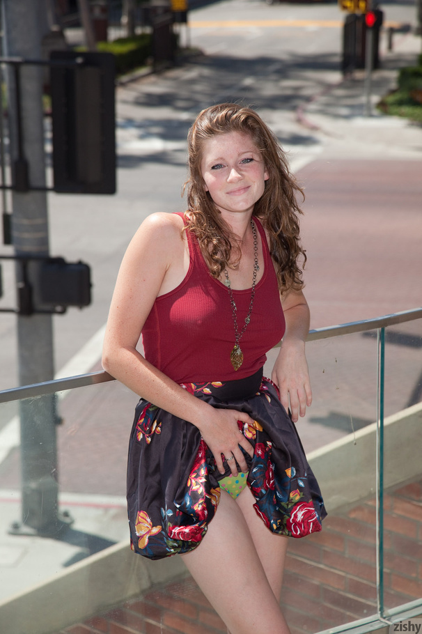 Hot teen beauty Julia in lovely floral shor - XXX Dessert - Picture 5
