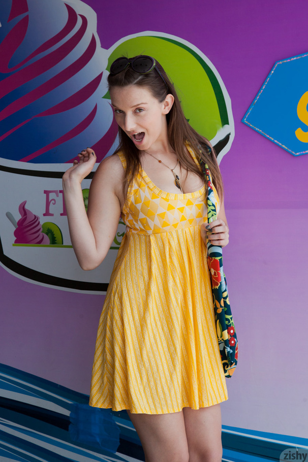 Busty long-haired teen posing in yellow dre - XXX Dessert - Picture 6