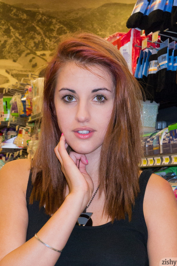 Cute nasty girl posing in short skirt in th - XXX Dessert - Picture 4