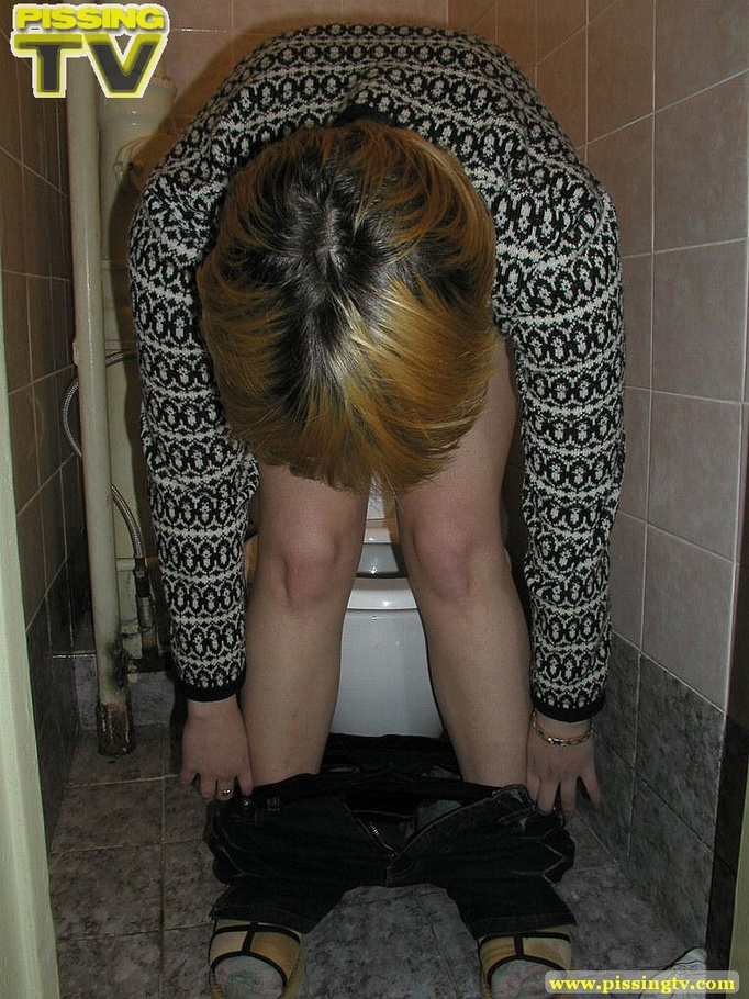 Blonde bitch sits on the toilet and enjoys some moments of wonderful piss coming from her tight sweet cunt - XXXonXXX - Pic 7