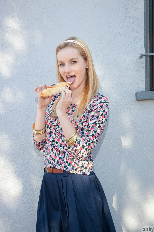 Attractive blonde teeny in a long skirt tea - XXX Dessert - Picture 1