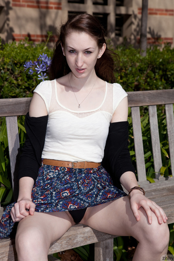 Cute ginger teeny in red shoes flaunting he - XXX Dessert - Picture 3