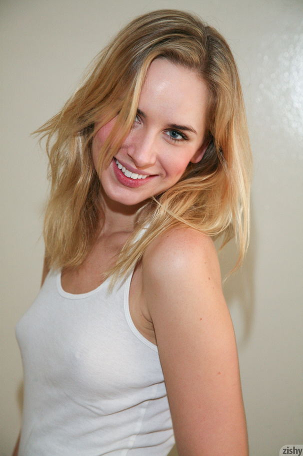 Hot blonde freshie posing in black pantyhos - XXX Dessert - Picture 1