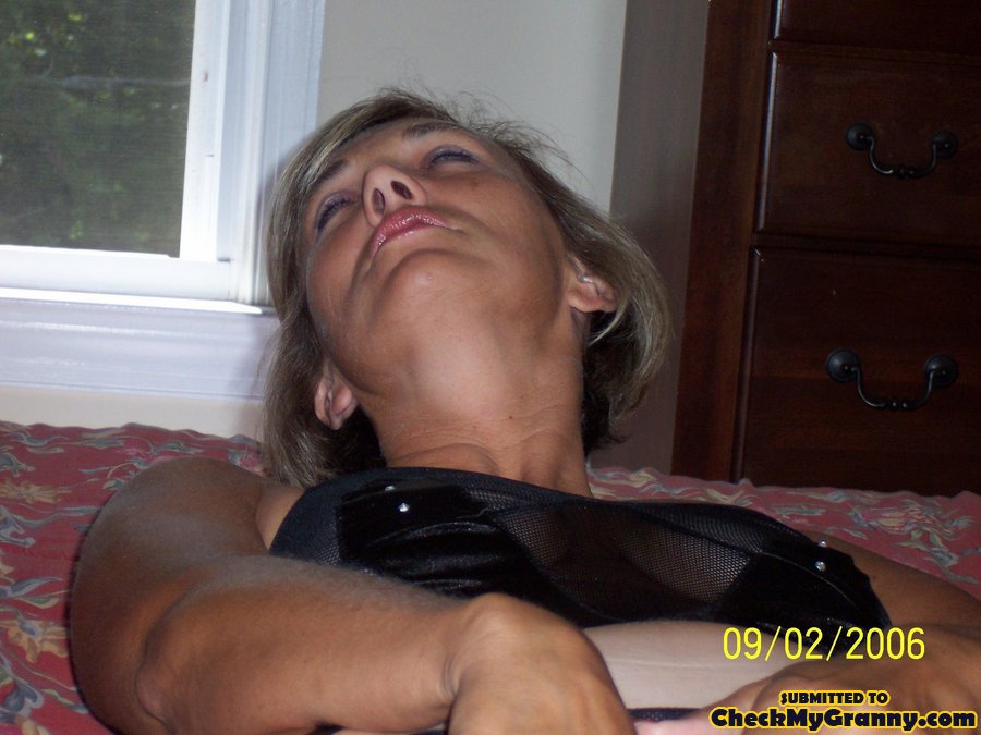 Drop dead gorgeous granny in her red linger - XXX Dessert - Picture 13