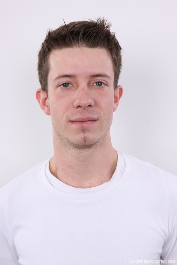 Cute gay wants a muscular hunk - XXX Dessert - Picture 1