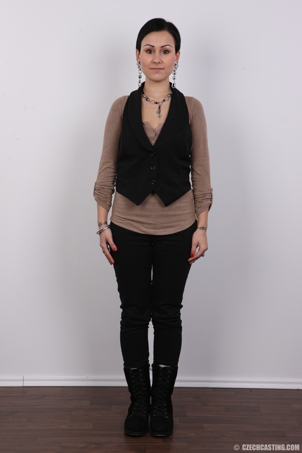 Kinky tattooed bitch goes cock hungry right - XXX Dessert - Picture 2