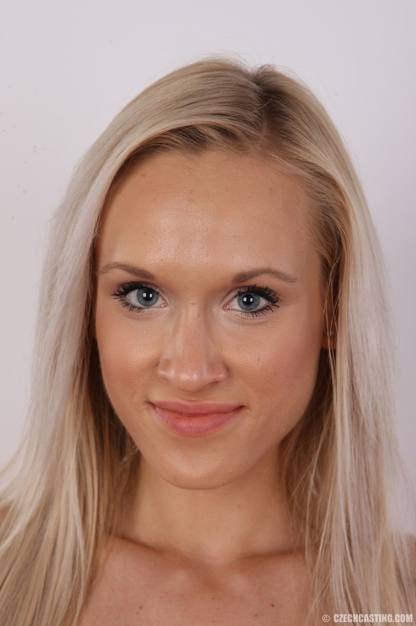 Stunning blonde bitch wants to be famous fo - XXX Dessert - Picture 1