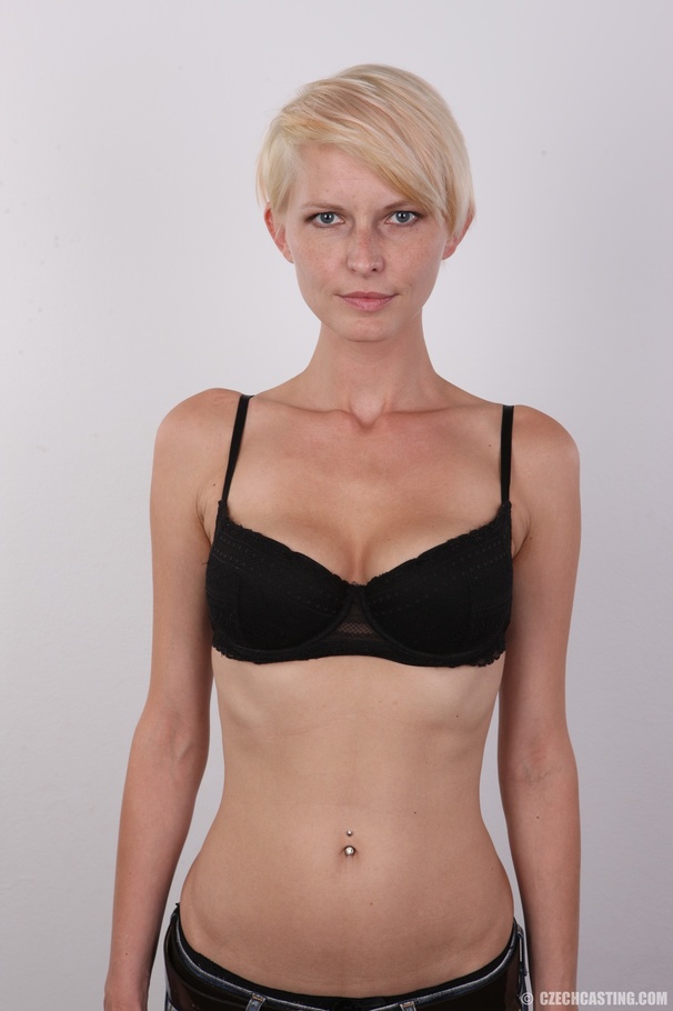 Short haired blondie gets off on dominant h - XXX Dessert - Picture 4