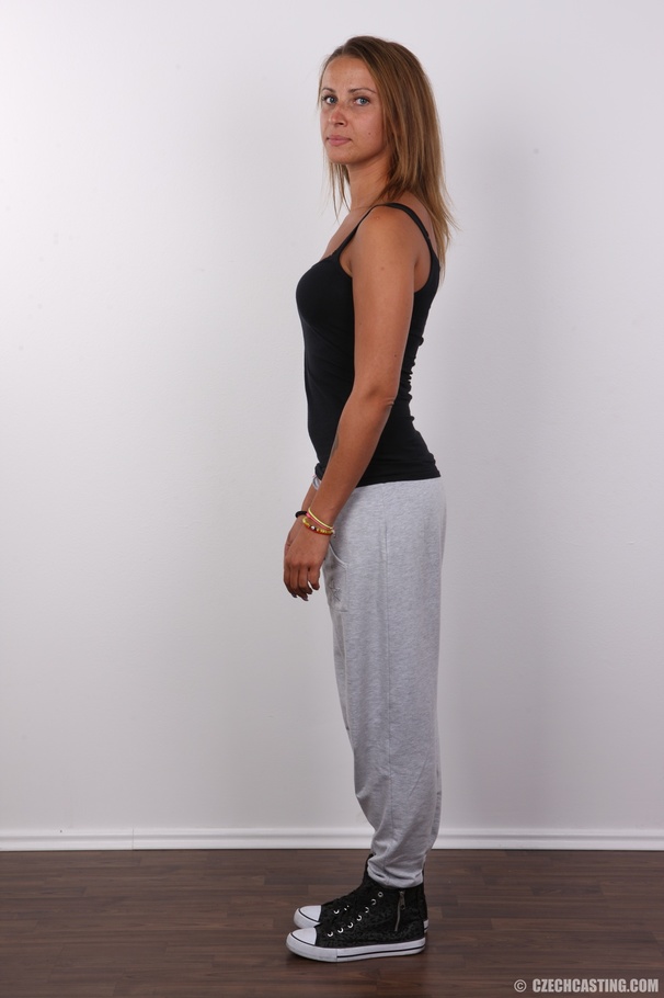 Cute sportie girl shows off a dominant puss - XXX Dessert - Picture 3