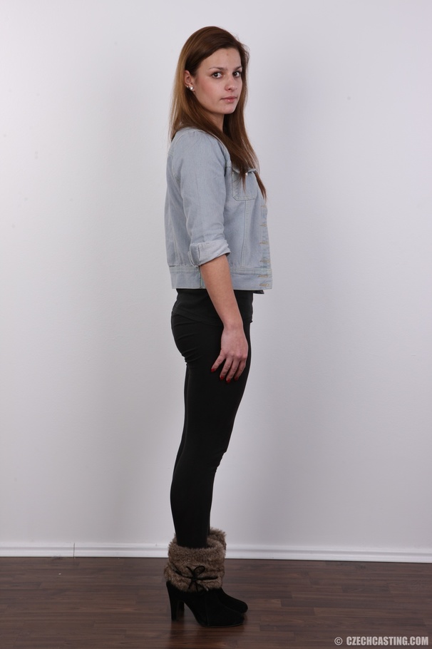 This hottie has a shy pussy that she's not  - XXX Dessert - Picture 2