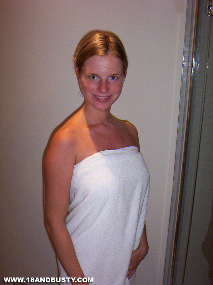Super hot girl cools off in the shower as s - XXX Dessert - Picture 1