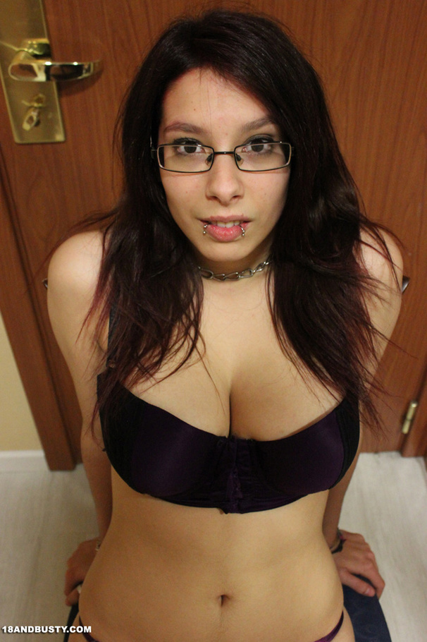 Hot girl in glasses shows off sexy figure a - XXX Dessert - Picture 2