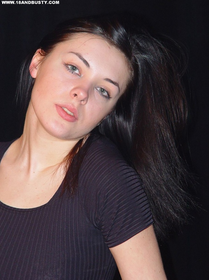 Busty young teen show off her super hot sex - XXX Dessert - Picture 2