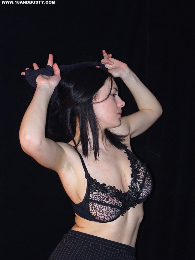 Busty young teen show off her super hot sex - XXX Dessert - Picture 3