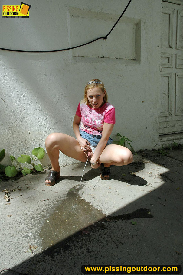 Naughty girl pissing right outside by house after not being able to get inside - XXXonXXX - Pic 12