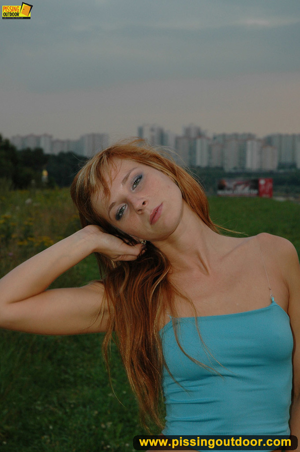 Sexy looking chick with hot figure strips off to piss out in open field - XXXonXXX - Pic 4