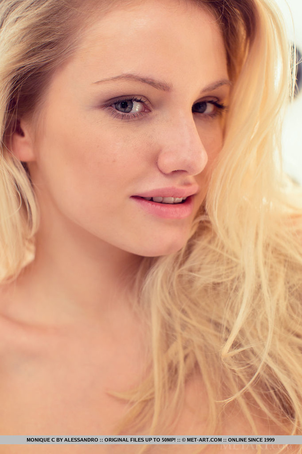 Super hot blonde looks irresistible showing - XXX Dessert - Picture 18