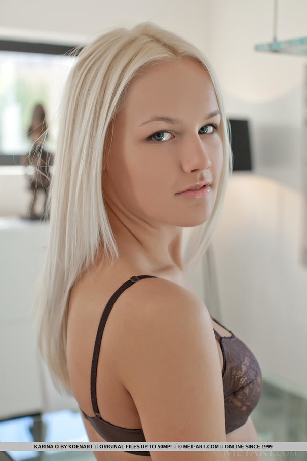 Plum sexy chick looking for fun reveals how - XXX Dessert - Picture 6