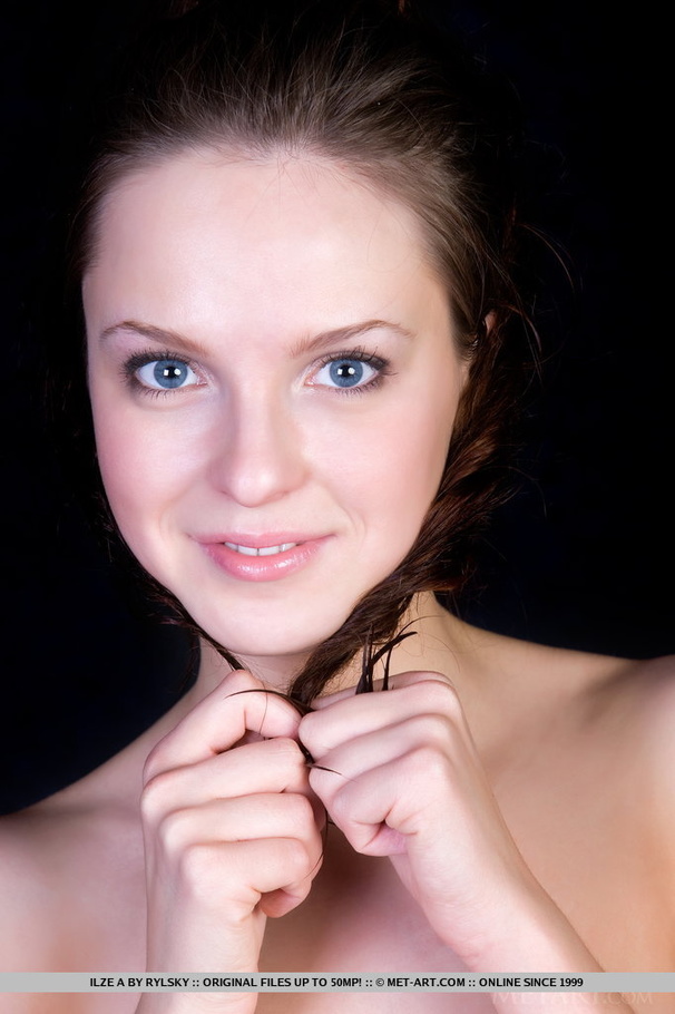Young exquisite sexy girl looks extra hot s - XXX Dessert - Picture 18