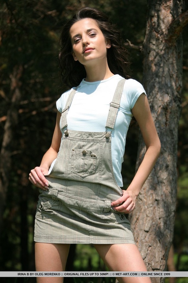 Tall seductive damsel takes real hot photos - XXX Dessert - Picture 3