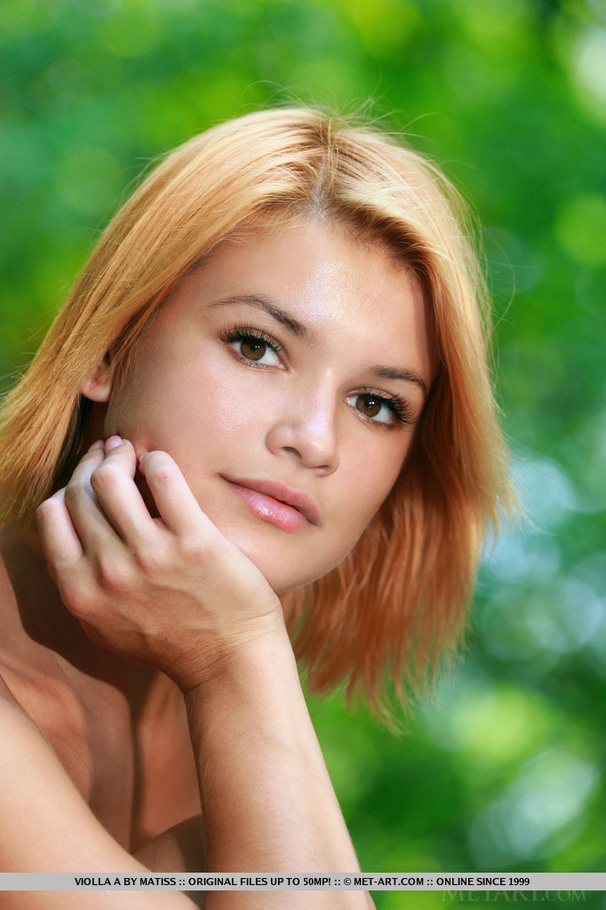 Stunning young girl looks exquisite before  - XXX Dessert - Picture 18