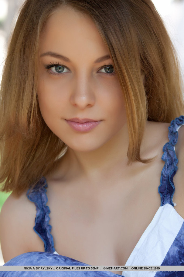 Pretty home girl looking seductive takes ti - XXX Dessert - Picture 1