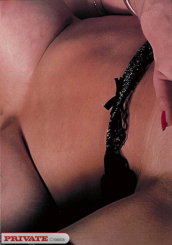 Nasty retro girl playing with this big dild - XXX Dessert - Picture 11