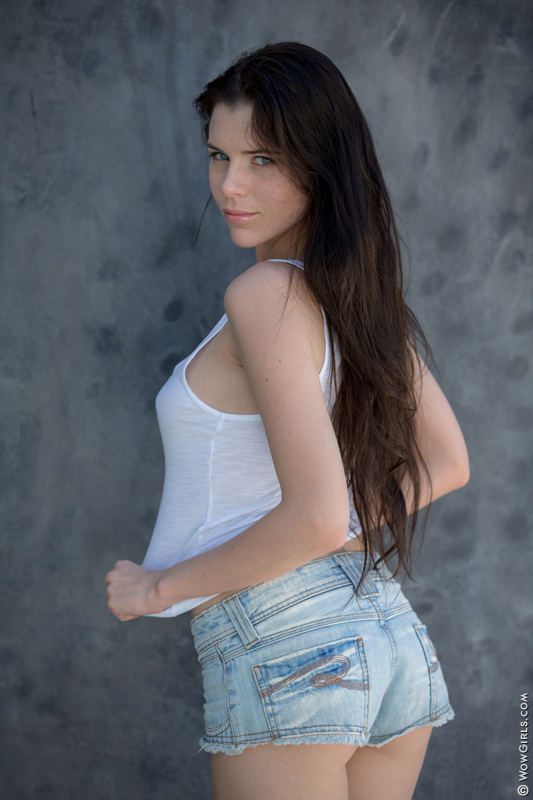Blue eyed teen sinfully shares her curves - XXX Dessert - Picture 5