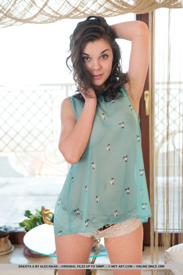 Shower made young girl reveal herself on th - XXX Dessert - Picture 2