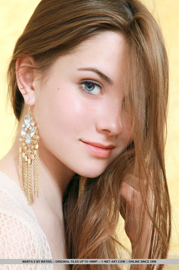 Shy girl makes her piano play heavenly unde - XXX Dessert - Picture 18