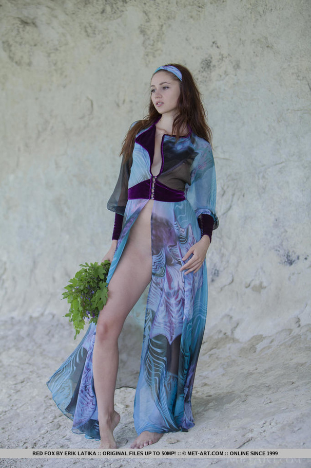 Lusty teen with perfect boobs stops at the  - XXX Dessert - Picture 3