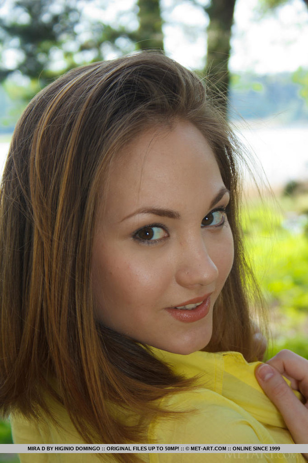 Country cutie drops her daisy dukes during  - XXX Dessert - Picture 1