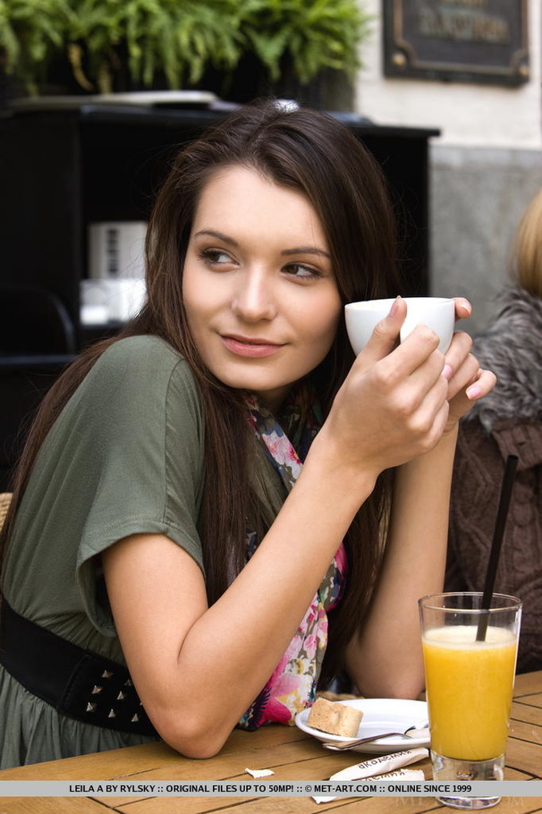 Manhattan fashion girl reveals her tight li - XXX Dessert - Picture 1