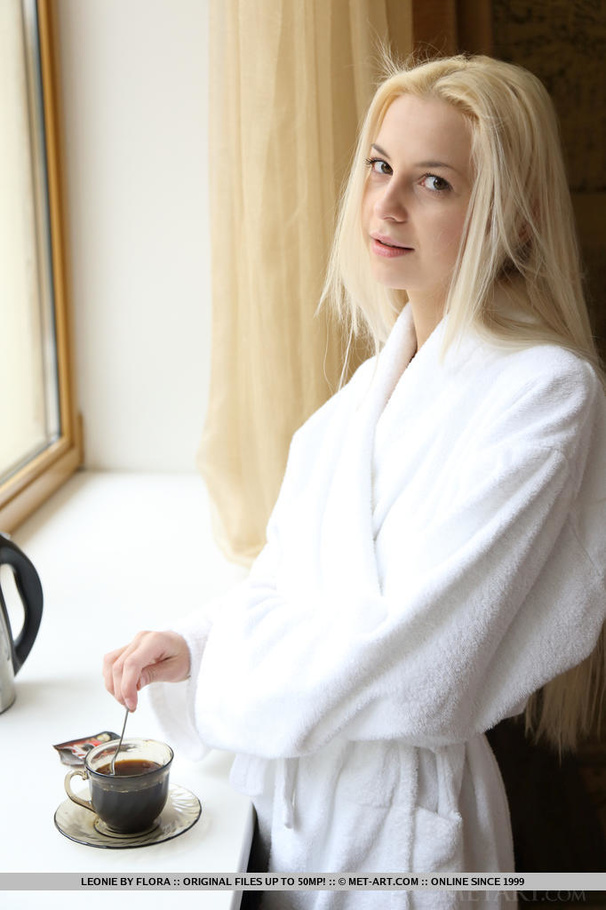 Scandanavian shower slut washes her already - XXX Dessert - Picture 1