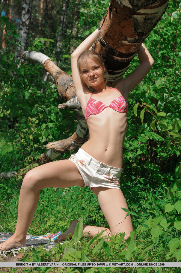 Blue-eyed slovakian teen takes her tight li - XXX Dessert - Picture 3