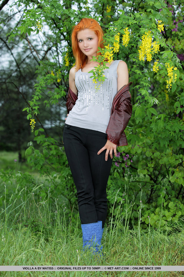 Redhaired hottie gives an extreme close-up  - XXX Dessert - Picture 2