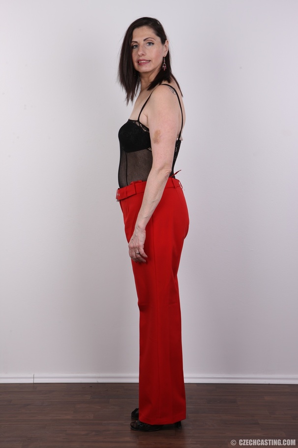 Slightly chubby sexy matured chick shows of - XXX Dessert - Picture 4