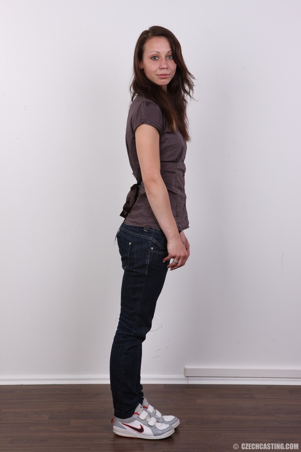 Pretty Slim chick shows off real cute ass,  - XXX Dessert - Picture 3