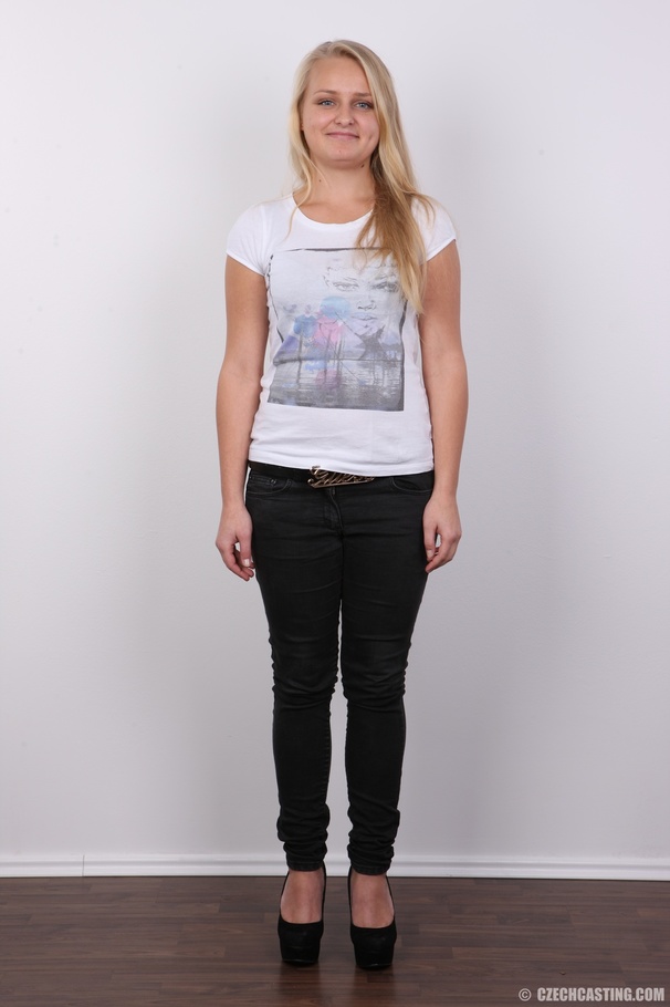 Pretty blonde with sweet blue eyes, hot ass - XXX Dessert - Picture 2