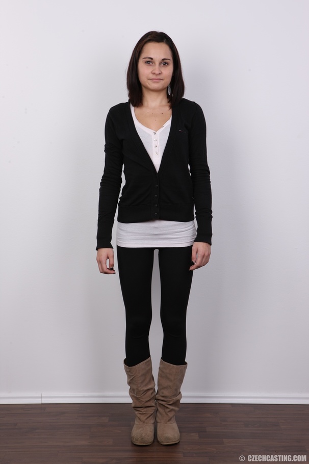 Young seductress with dreamy eyes reveals t - XXX Dessert - Picture 2