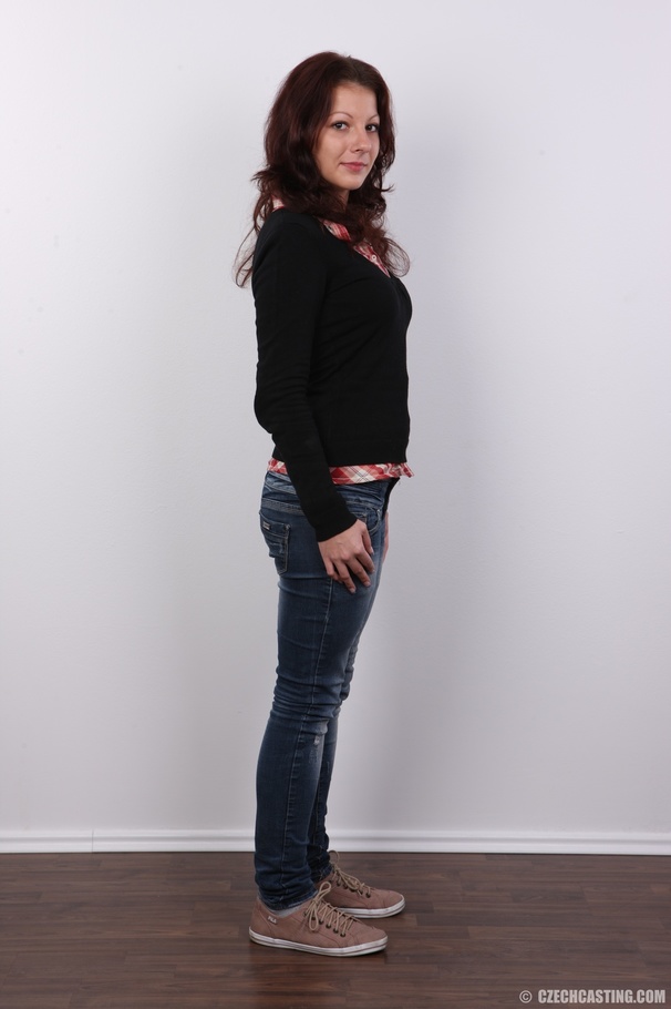 Hot looking young chick looks divine showin - XXX Dessert - Picture 2