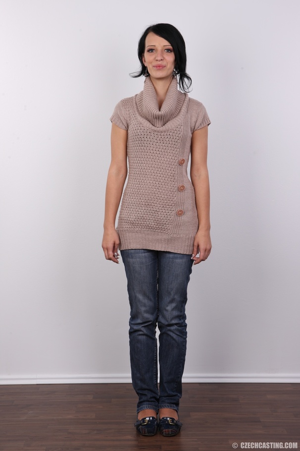 Cute and slender model reveals cute small t - XXX Dessert - Picture 3