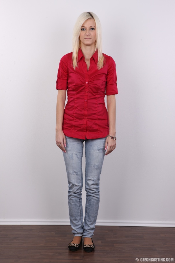 Blonde temptress looking real pretty shows  - XXX Dessert - Picture 2