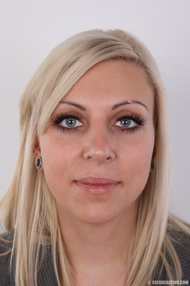 Smashing blonde drops suit to reveal hot ta - XXX Dessert - Picture 1