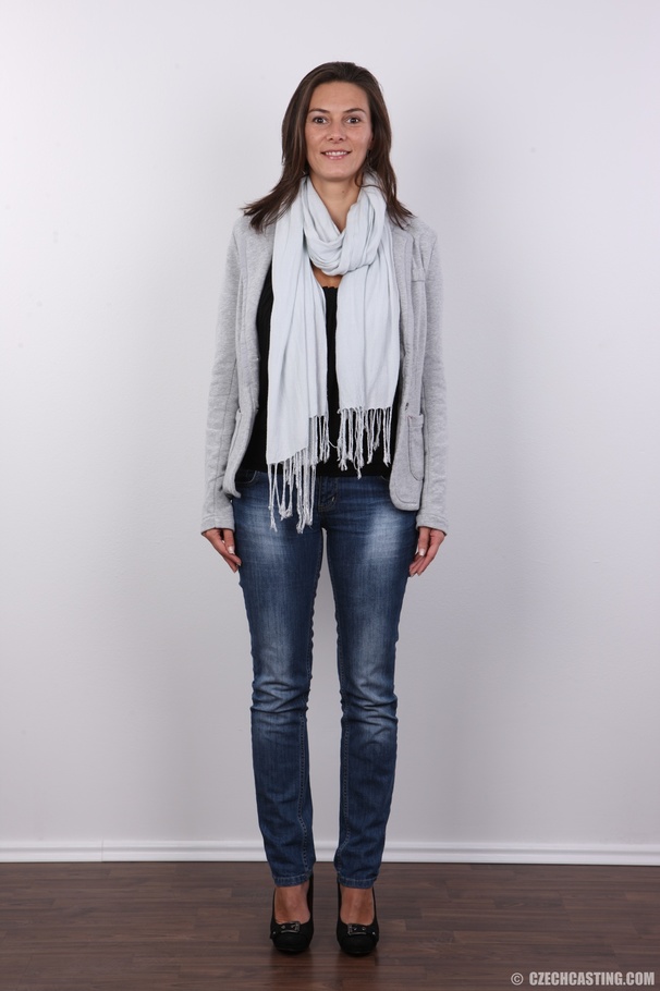 Big tits super hot model shows off inviting - XXX Dessert - Picture 3