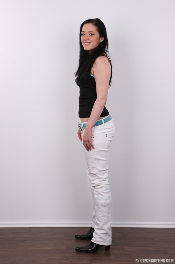 Pretty dark hair chick looks super hot nude - XXX Dessert - Picture 2