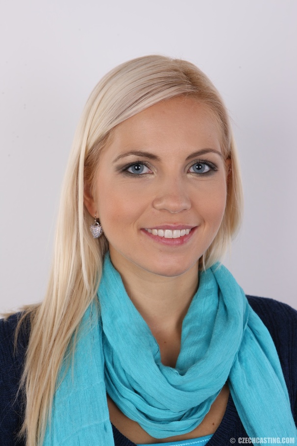 Sexy well shaped blonde model has a cute fi - XXX Dessert - Picture 1